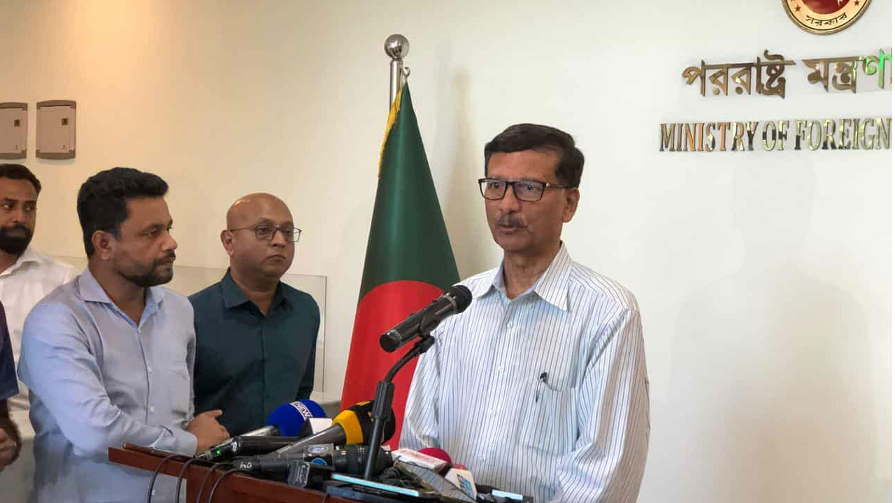 আজ তেহরান থেকে প্রত্যাবাসিত ২৬ বাংলাদেশি পাকিস্তানে প্রবেশ করবে